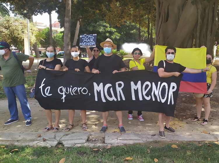 La vuelta da la vuelta, en la vuelta ciclista por el Mar Menor, se gritó y se exigió su auxilio