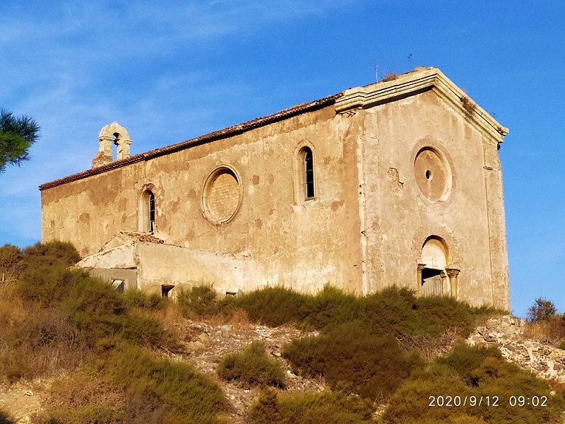 Iglesia (1874) y Cementerio (1867) abandonados, en Valle de Escombreras