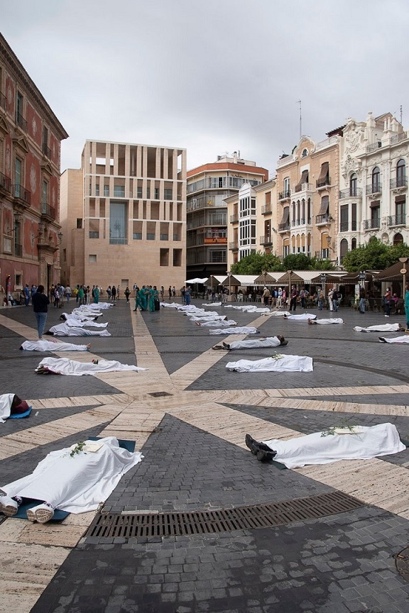 UN GRUPO DE SANITARIOS DE EXTINCTION REBELLION ALERTAN SOBRE LAS MUERTES QUE VENDRÁN SI NO ACTUAMOS YA CONTRA EL CAMBIO CLIMÁTICO