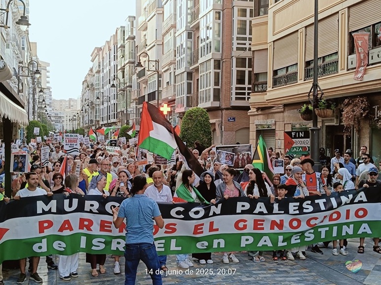 Multitudinaria manifestación en Cartagena contra el genocidio del pueblo palestino y en apoyo a la Marcha a Gaza que denuncia agresiones