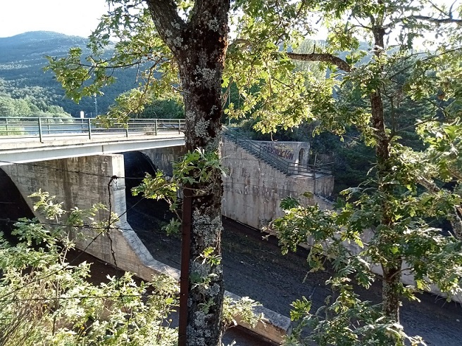 Presa de Miraflores, un tapón inútil que impide la recuperación del río Guadalix, que pase de río maltratado y contaminado a un río de vida