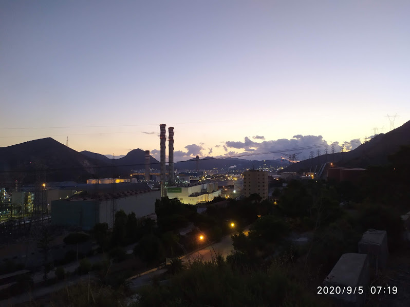 El Valle de Escombreras ¿lo conoces? ¿lo has recorrido alguna vez? ¿sabes cuantas industrias hay?, el video te dará una ligera idea