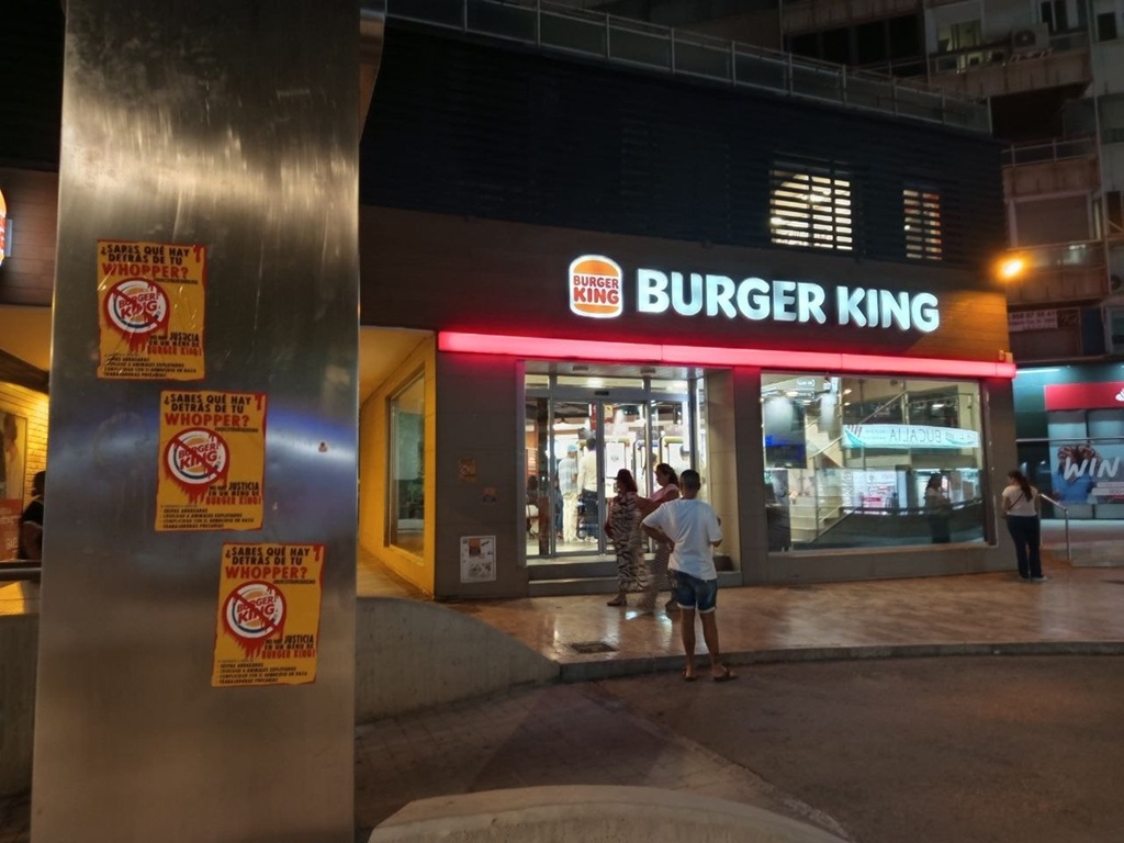 The Surge Murcia y XR Murcia apoyan la campaña de Futuro Vegetal, con un llamamiento al boicot a Burger King