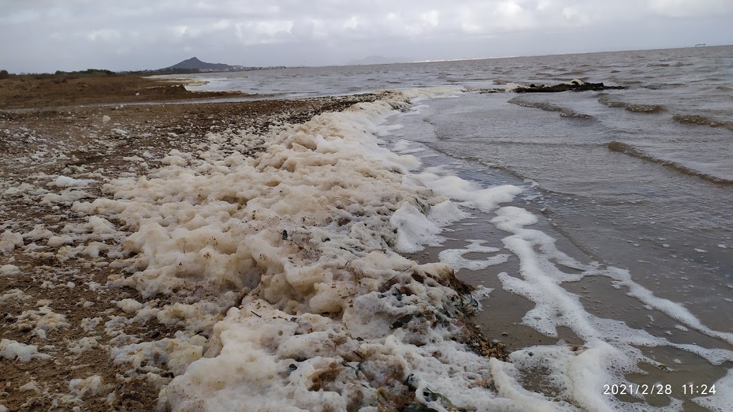 Los Nietos en la desembocadura de la Rambla de Ponce, las antiguas Salinas de Lo Poyo y la Playa del Arenal