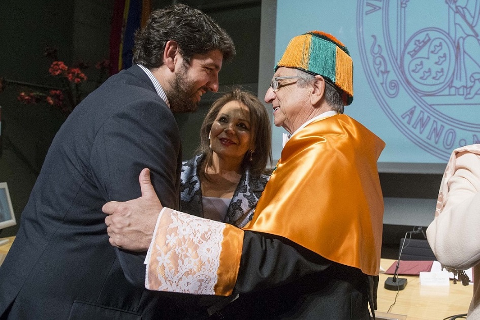 El Monte Arabí patrimonio de la UNESCO, sigue en lucha frente al Goliat del poder económico y social de Tomás Fuertes