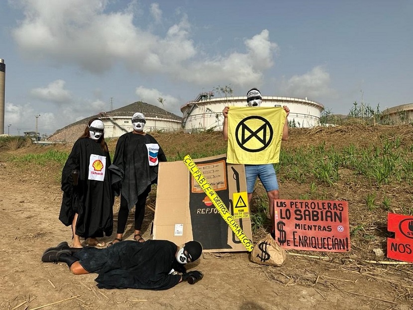 XR realiza performance en Valle de Escombreras en Cartagena frente a Repsol, uniéndose a movimientos mundiales exigiendo Justicia Climática