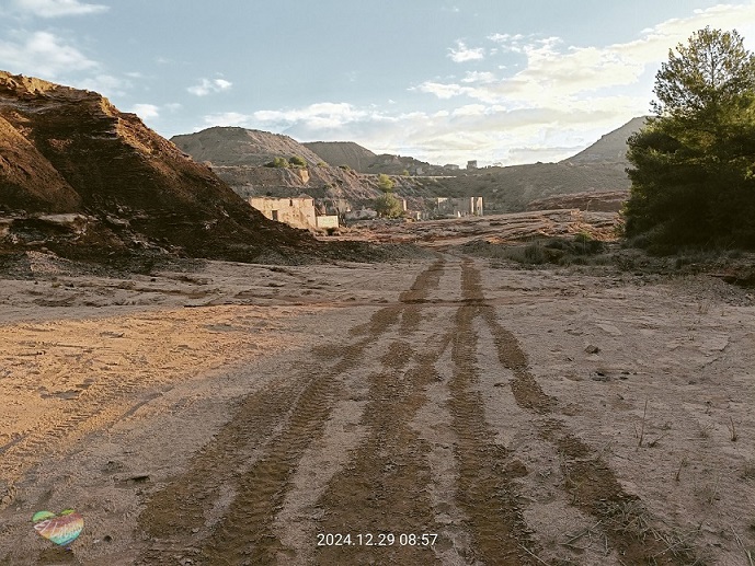 Rambla del Avenque, hasta su desembocadura en El Gorgel, patrimonio minero, contaminación por metales pesados y biodiversidad