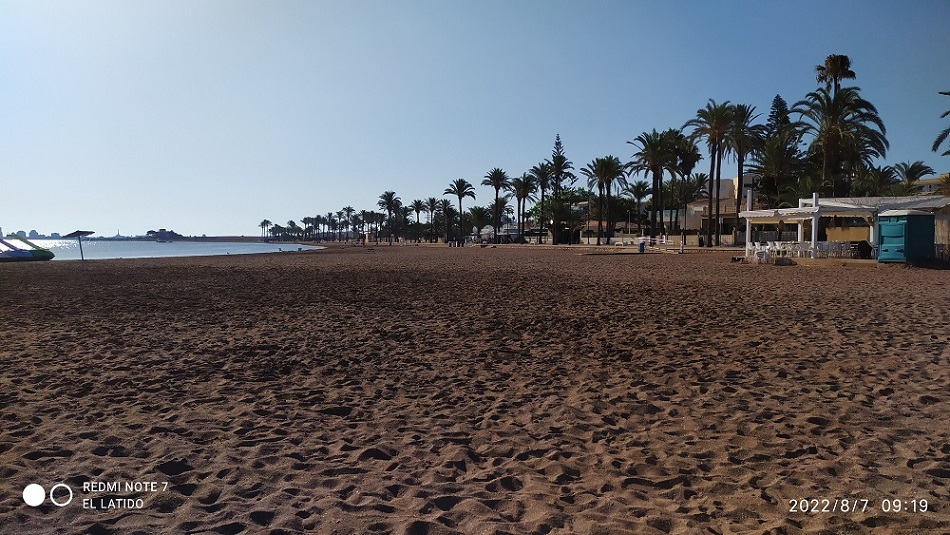 Islas Menores y Mar de Cristal, mucho mejor con diferencia al verano pasado, agradecemos que no hayan pasado máquinas "barriendo" la playa