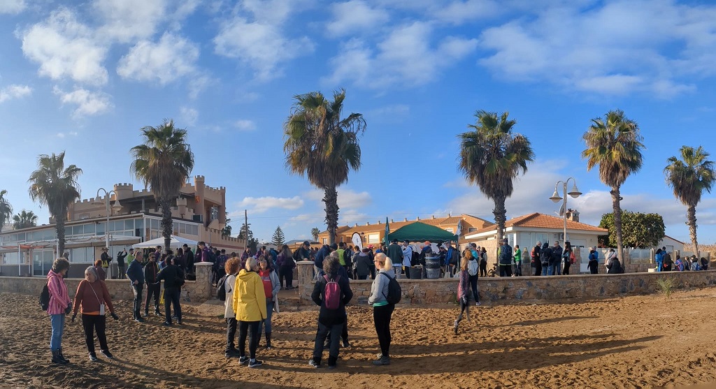 Macrolimpieza organizada por Asociación Hippocampus y ARBA Cartagena-La Unión, en Lo Poyo (Mar Menor) por el Día Mundial de Los Humedales