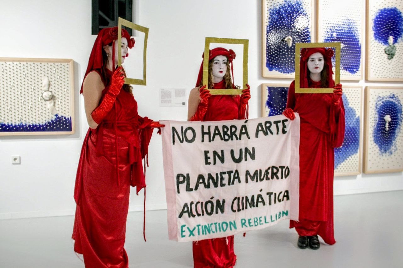 XR realiza una disrupción artística en la exposición ‘Amotinados’, en la Cárcel Vieja de Murcia porque ‘NO Habrá Arte en un Planeta Muerto’