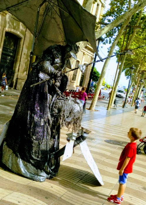 Los lunes al Sol, paseillos con mensaje de Norte a Sur, Cartagena y Barcelona