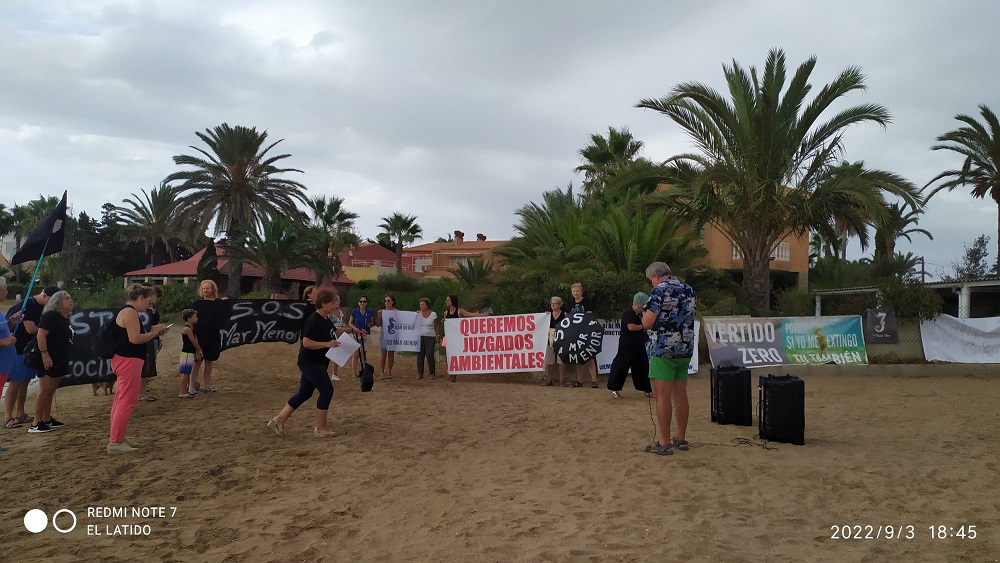 Exigen el cumplimiento de la Ley de Costas, en muchas construcciones a pie de playa