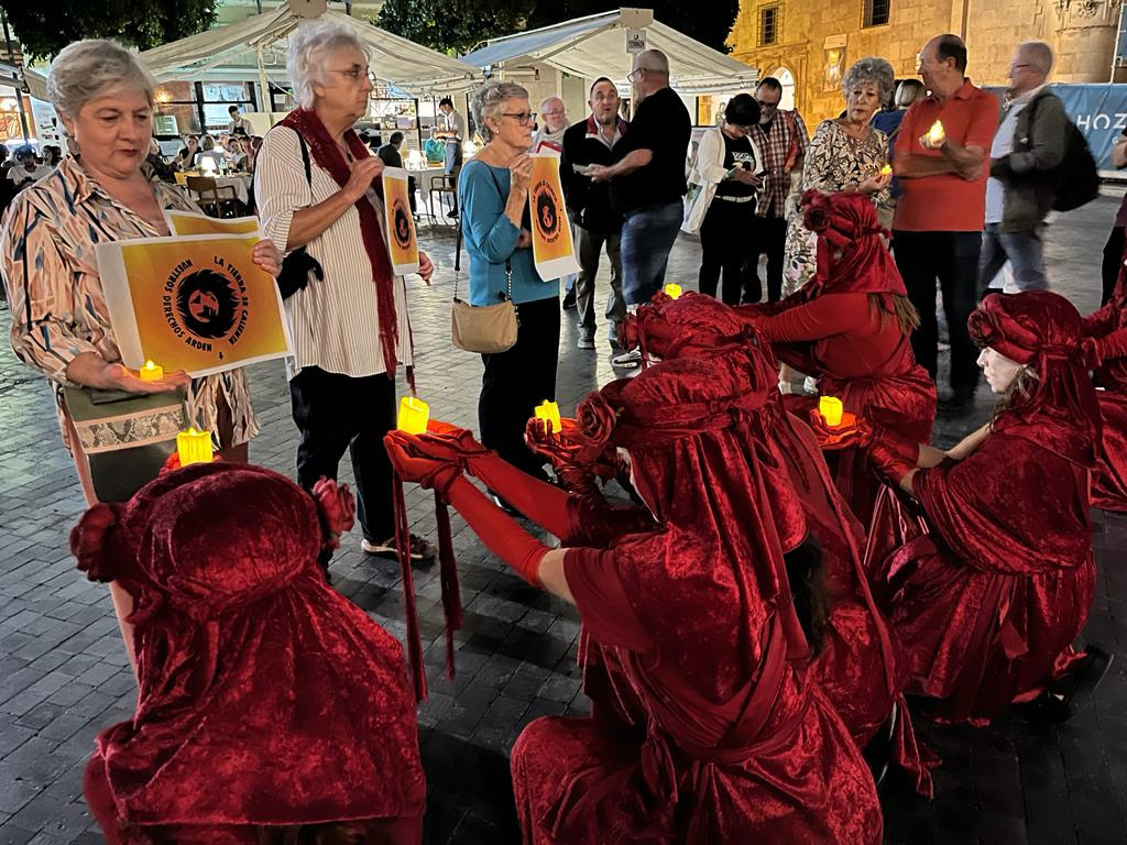 Las Rebeldes Rojas se concentraron ayer en Murcia para Demandar Medidas Urgentes frente a la Crisis Climática