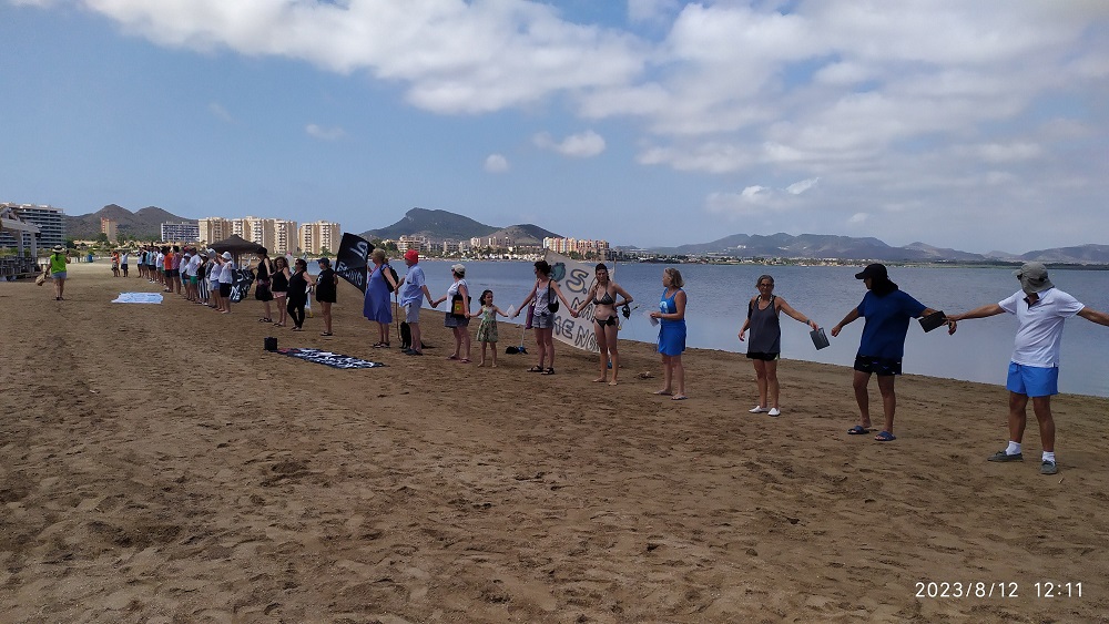 El día Mundial del ABRAZO AL AGUA, desde El Mar Menor al resto del Planeta, abrazamos cualquier masa de agua contaminada