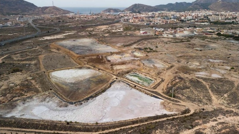 Concentración en la puerta del Ayuntamiento de Cartagena el 25 Abril, por impedir que se solucionen los terrenos contaminados de El Hondón