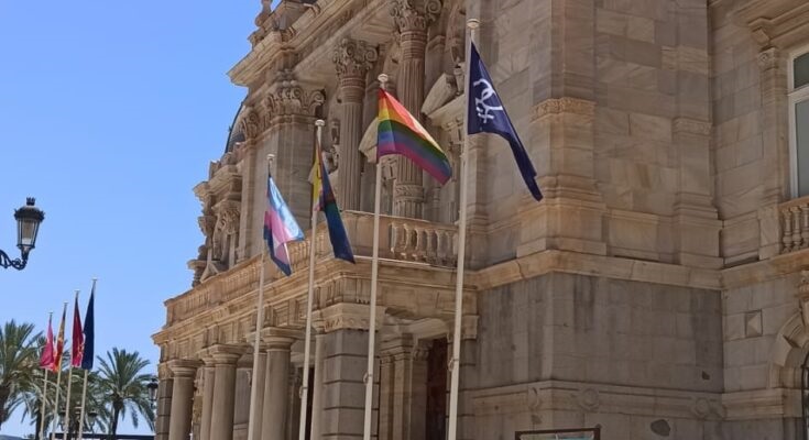 Absurda propuesta de VOX de quitar la bandera LGTBI, el Colectivo GALACTYCO espera del resto partidos políticos, que paren esta LGTBIfobia