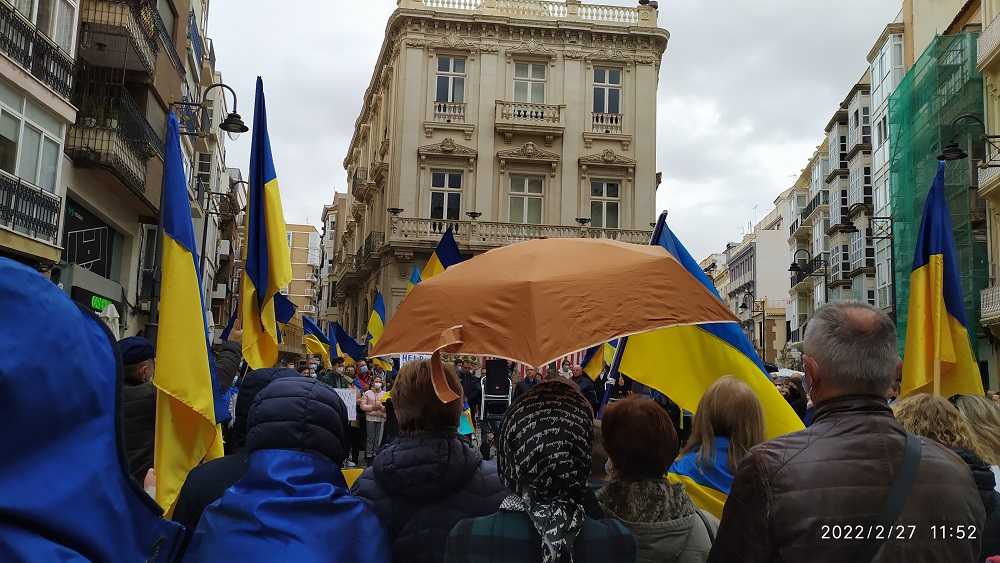 Multitud de personas con el pueblo ucraniano este sábado en Cartagena y esta tarde en Murcia