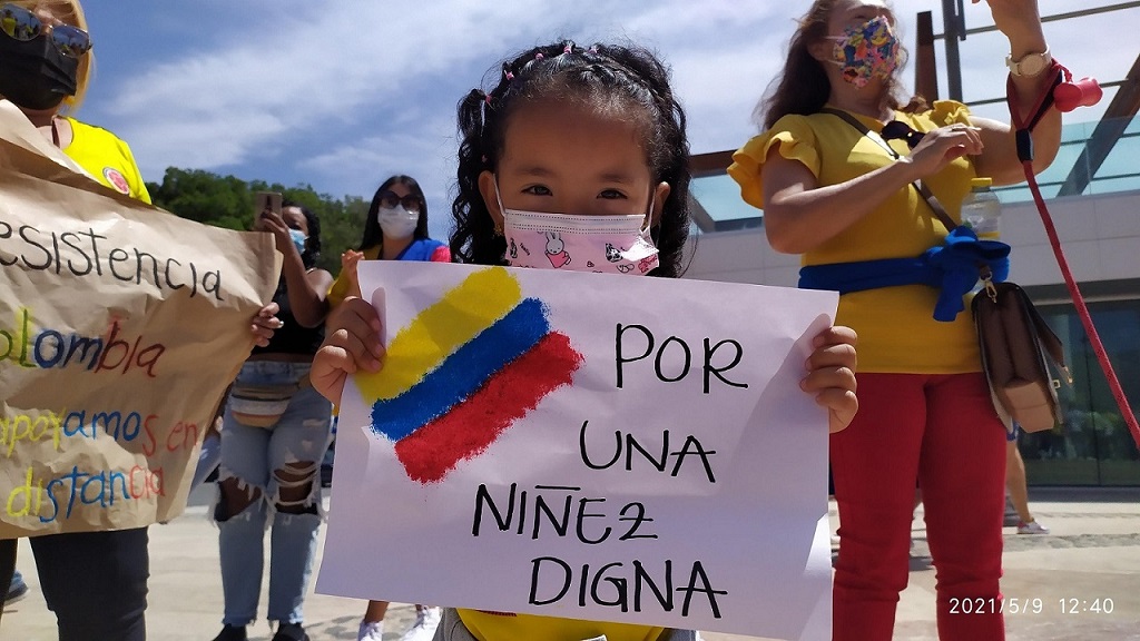 EN CARTAGENA UNA MULTITUD DE PERSONAS SE CONCENTRA EN APOYO A COLOMBIA