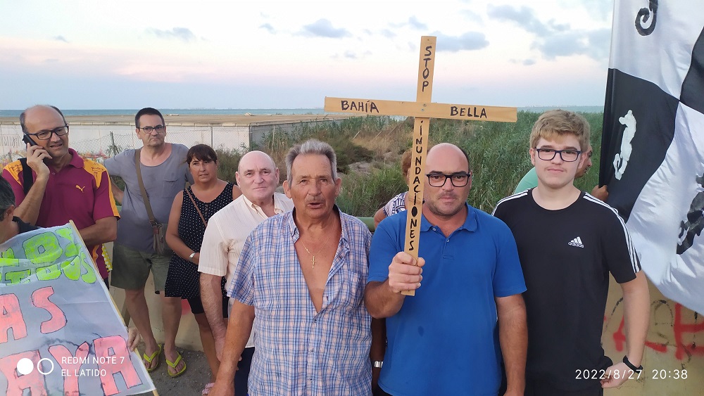 Vuelven a manifestarse en la Rambla de El Albujón para que cesen de una vez, los vertidos en origen al Mar Menor