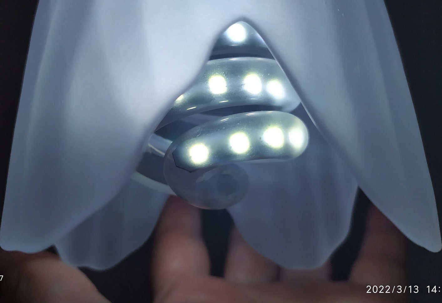 En lugar de expropiarnos los tejados para el 5G, mejor para implantación de placas solares sostenibles, controladas por el Estado